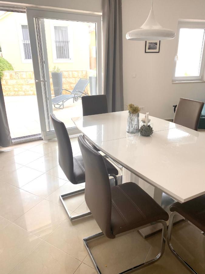 Apartment Bol A6 With Pool From 45 Eur Per Person Exterior foto